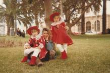 MAM Y SUS DOS MOSQUETEROS